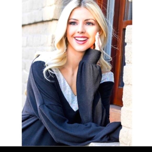 NWOT Emerald Sz L oversize sweater Sequin collar SWAG YOUR SWEATS - Picture 1 of 8